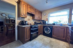 Kitchen- click for photo gallery